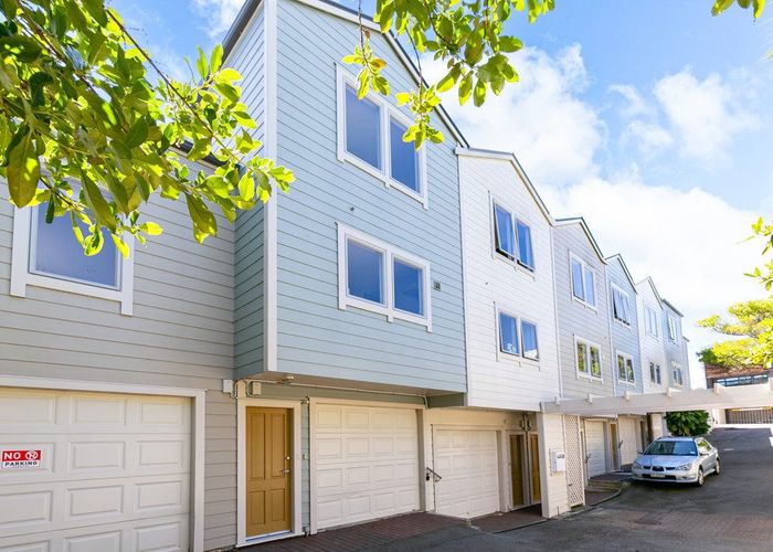  at 152H Tasman Street, Mount Cook, Wellington