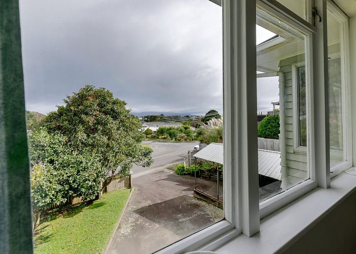  at 12 Kiwi Road, Raumati Beach, Kapiti Coast, Wellington