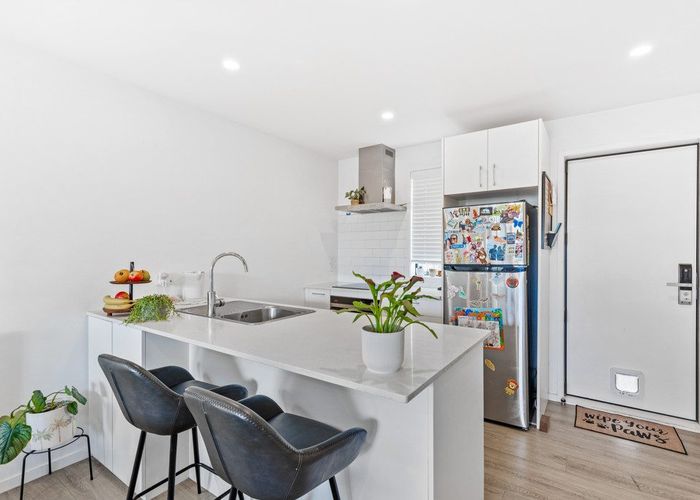  at 3/60 Hepburn Road, Glendene, Waitakere City, Auckland