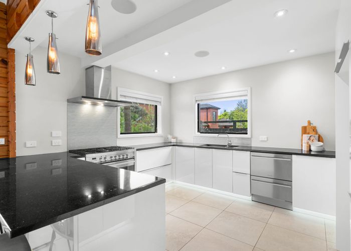  at 3 Hamilton Avenue, Fendalton, Christchurch City, Canterbury