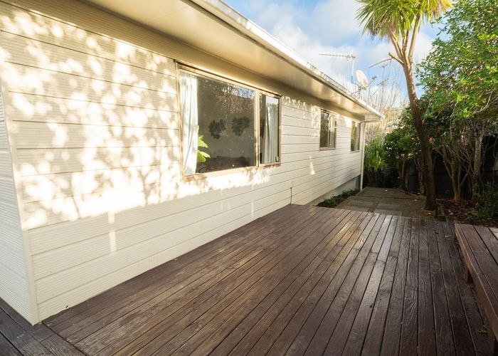  at 25 Loughanure Place, Massey, Waitakere City, Auckland