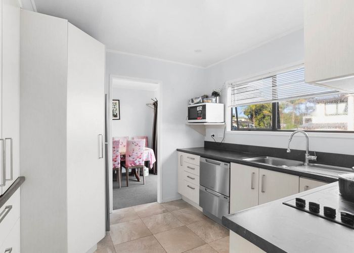  at 2/81 White Swan Road, Mount Roskill, Auckland City, Auckland
