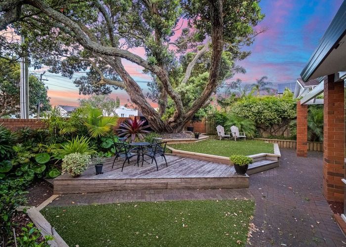  at 24 Wright Road, Point Chevalier, Auckland