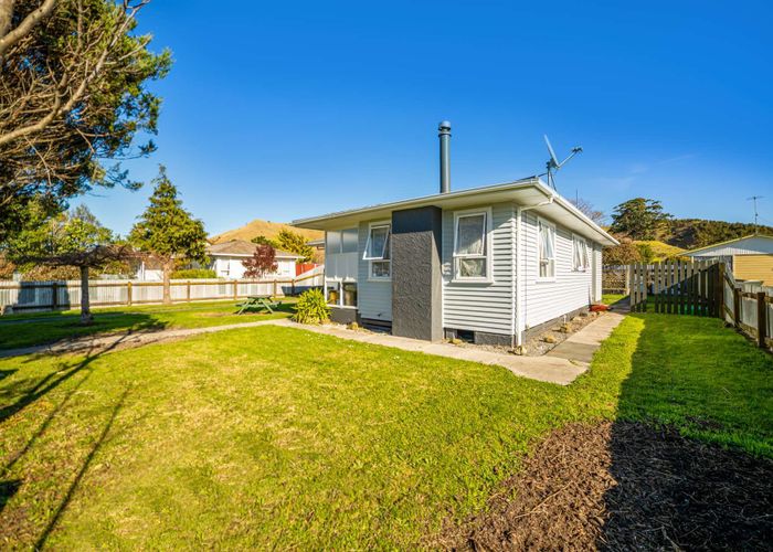  at 27 Steele Road, Tamarau, Gisborne