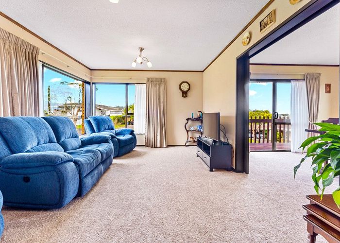  at 18 Kennedy Avenue, Forrest Hill, Auckland