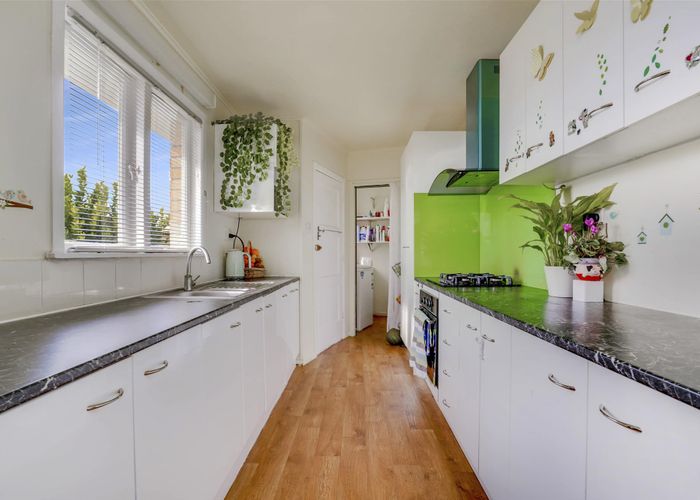  at 8 Robert Grigg Place, Hamilton East, Hamilton