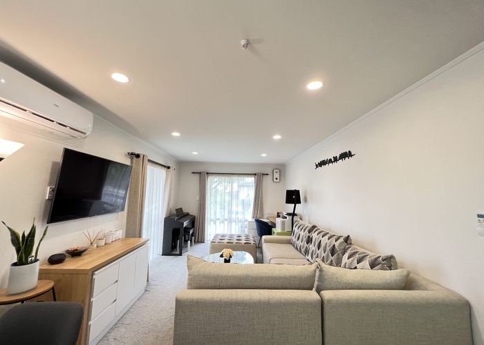  at 1/33 Penion Drive, Flat Bush, Auckland