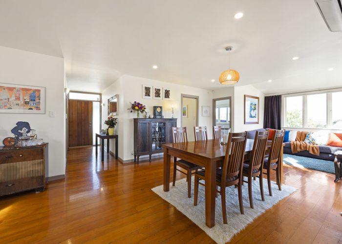  at 93 Island Bay Road, Beach Haven, North Shore City, Auckland