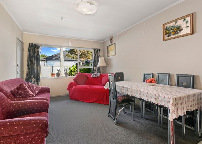  at 2/25 Aranui Road, Mount Wellington, Auckland