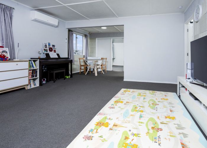  at 8 Athena Drive, Totara Vale, North Shore City, Auckland