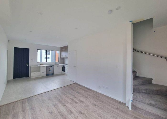  at 6/233 Great North Road, Henderson, Waitakere City, Auckland