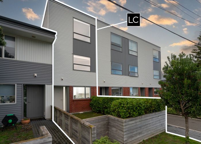  at 13/2 Stone St, Miramar, Wellington