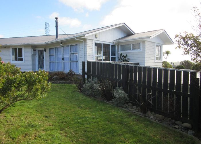  at 14 Barclay Street, Newlands, Wellington