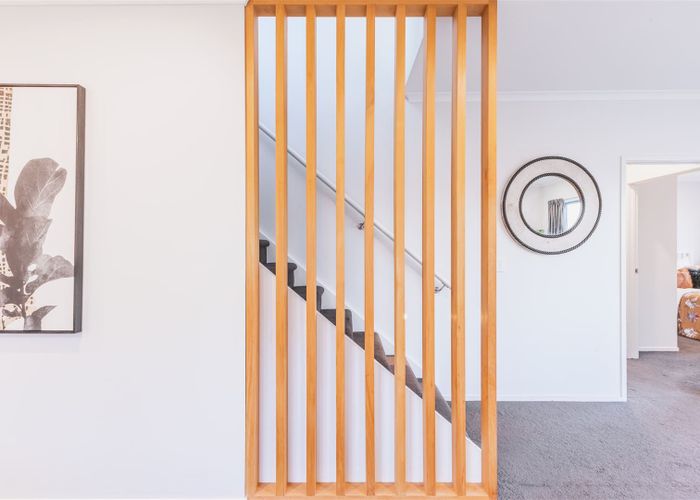  at 3 Springside Court, Huntington, Hamilton