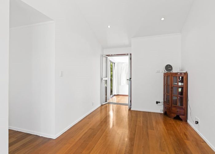  at 4/77 Nile Road, Milford, Auckland