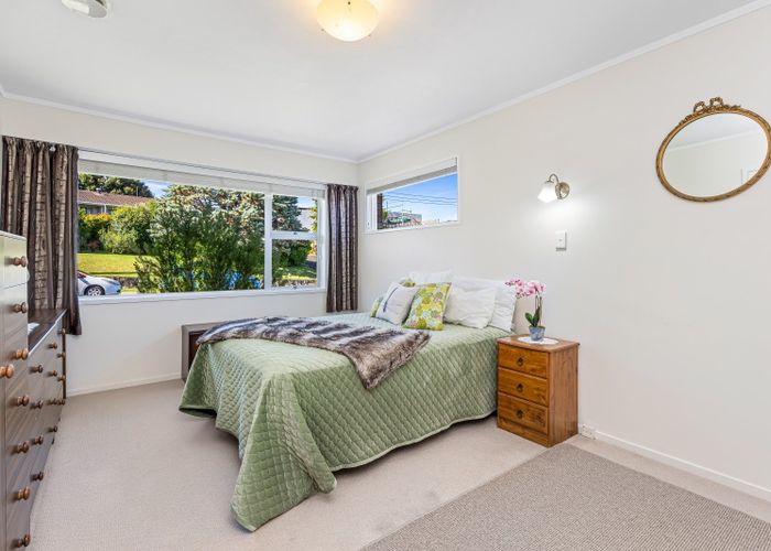  at 2/62 Vera Road, Te Atatu South, Auckland