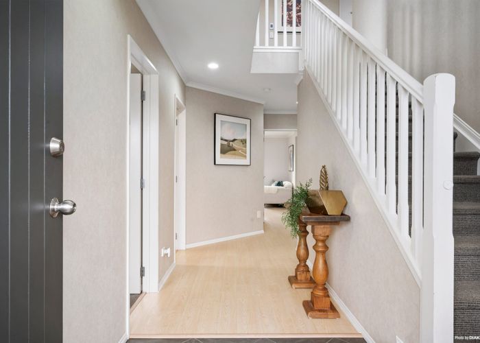  at 8 Dalcross Drive, Flat Bush, Auckland