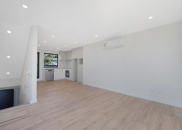  at 4/150 Royal Road, Massey, Waitakere City, Auckland
