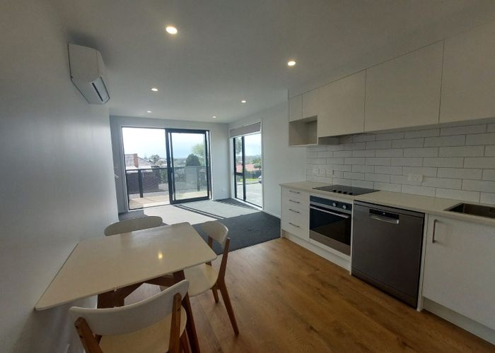  at 1/1 Fruitvale Road, New Lynn, Auckland