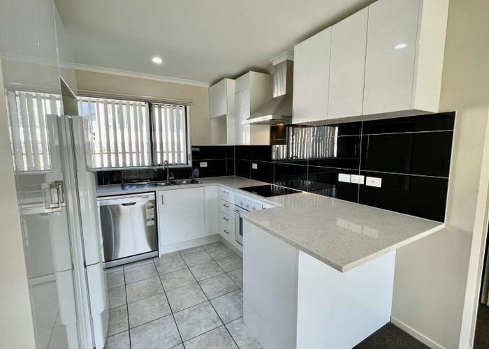  at 3 Margaret Road, Papatoetoe, Manukau City, Auckland