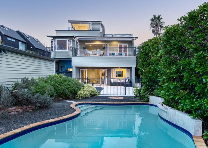  at 147 Churchill Road, Rothesay Bay, North Shore City, Auckland