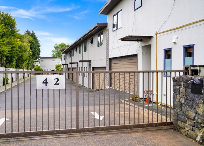  at 39/42 Holly Street , Avondale, Auckland City, Auckland