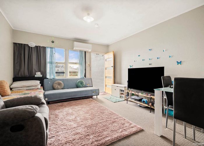  at 2/243A St George Street, Papatoetoe, Manukau City, Auckland