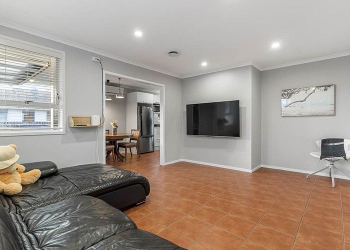  at 22 Tabitha Crescent, Henderson, Waitakere City, Auckland