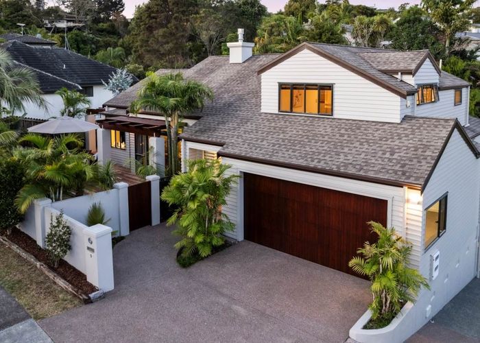  at 9 Nottingham Place, Northcross, Auckland