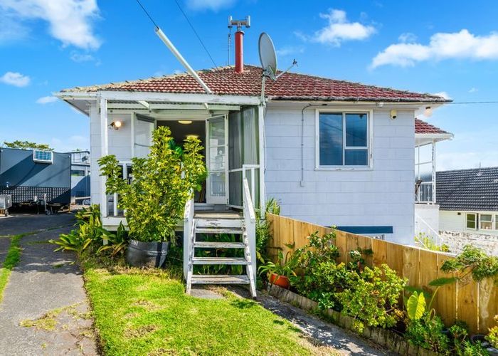 at 9 Morrie Laing Avenue, Mount Roskill, Auckland City, Auckland