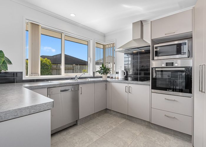  at 14 Roto View, One Tree Point