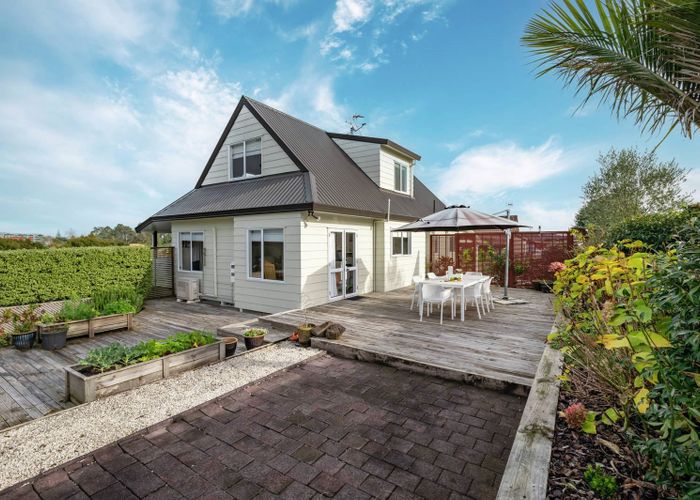  at 14 Seaglen Place, Botany Downs, Auckland