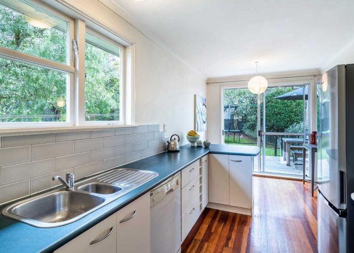  at 2 Nutsey Avenue, Northcote, North Shore City, Auckland