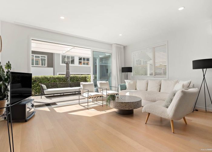  at 3 The Bays Rise, Murrays Bay, North Shore City, Auckland