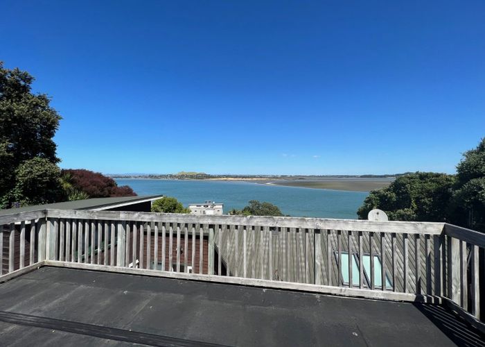  at 50 Aldersgate Rd (upstairs), Hillsborough, Auckland City, Auckland