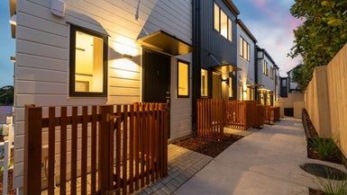  at 3/7 Brookfield Road, Te Atatu Peninsula, Auckland