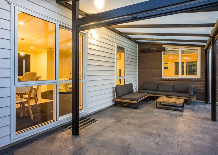 at 11 Banks Boulevard, Whitby, Porirua