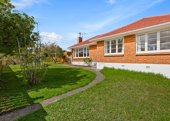  at 40 Vodanovich Road, Te Atatu South, Waitakere City, Auckland