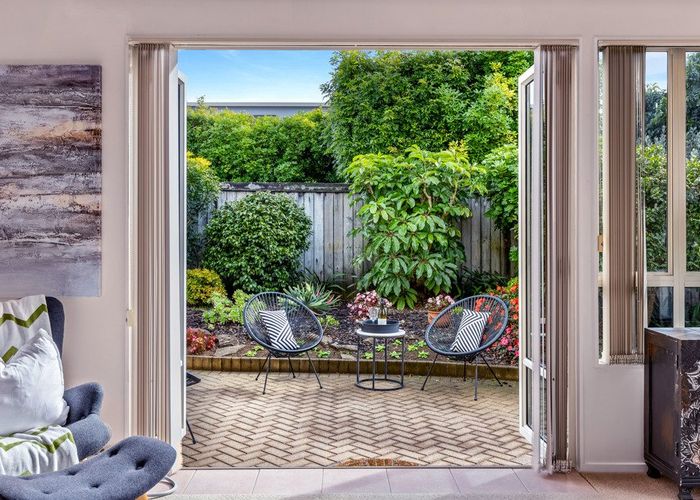  at 1/4 Frieston Road, Milford, Auckland