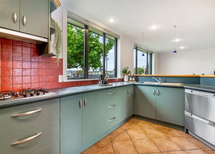  at 32 Mary Street, Winton, Winton