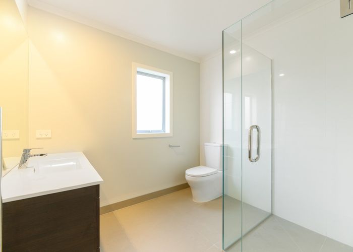  at 2 Waiohua Road, Greenlane, Auckland
