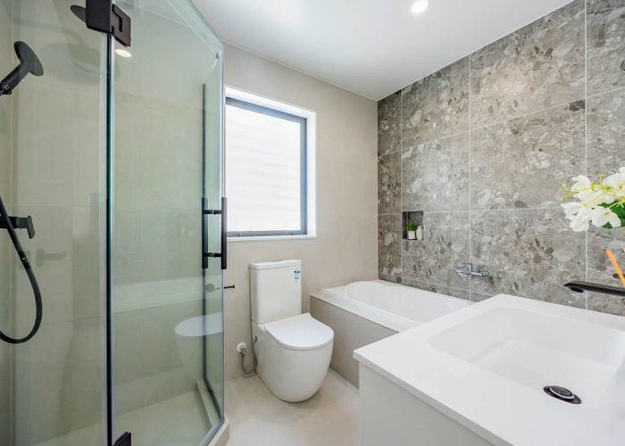  at 28B Dellwood Avenue, Henderson, Waitakere City, Auckland