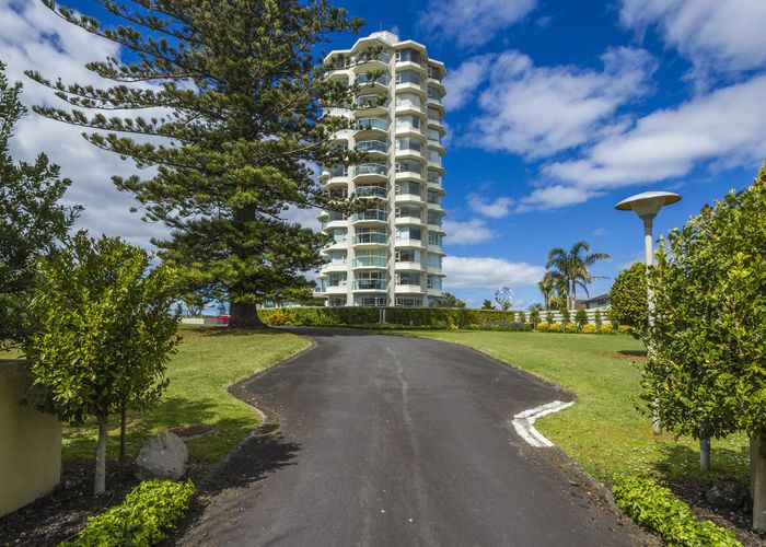  at 4/90 Kitchener Road, Milford, Auckland