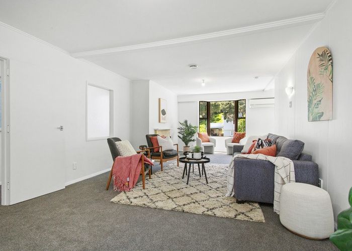  at 22 Franklyn Road, Tawa, Wellington
