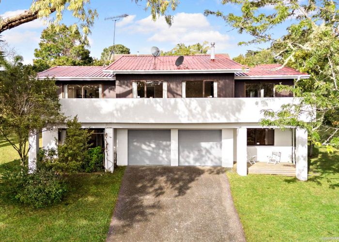  at 10 Paruru Avenue, Northcote, North Shore City, Auckland