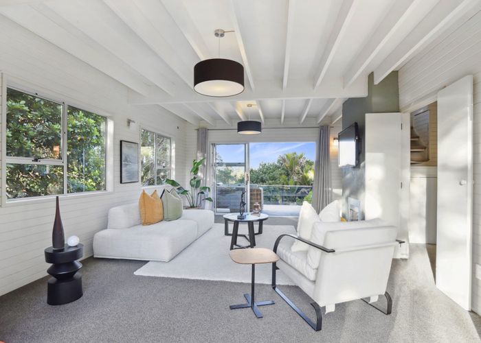  at 8 Arapito Road, Titirangi, Waitakere City, Auckland