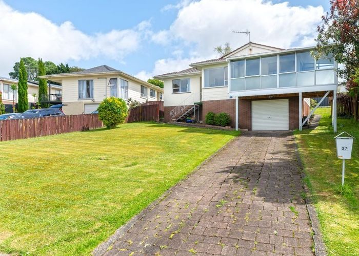  at 37 Rosewarne Crescent, Glendene, Auckland