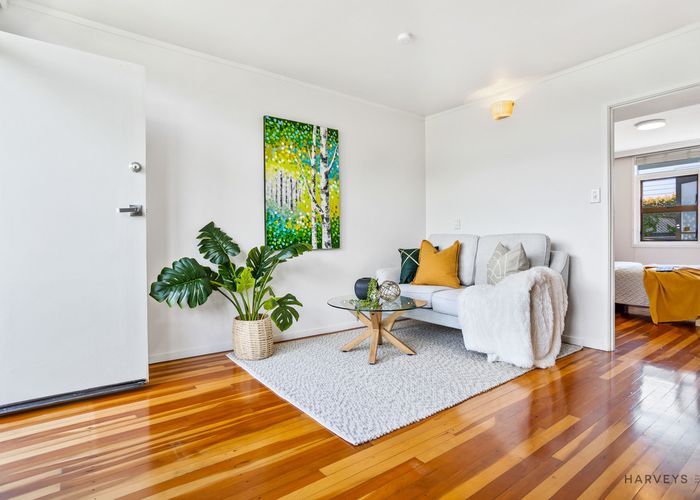  at 3/32 Brixton Road, Balmoral, Auckland