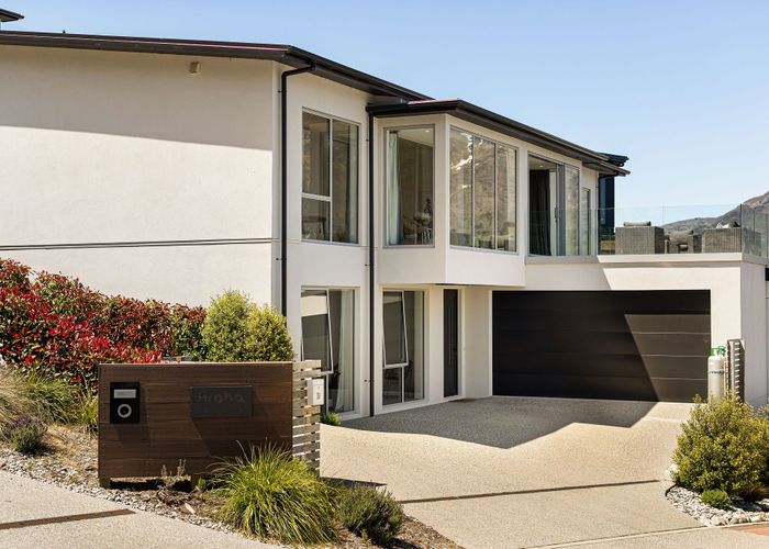  at 12 Florence Close, Queenstown Hill, Queenstown