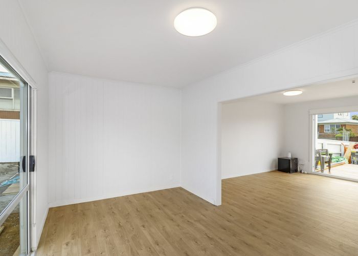 at 8 Dunstall Place, Mangere Bridge, Manukau City, Auckland